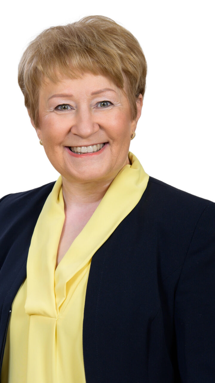 https://www.skupajvakcijo.si/wp-content/uploads/2026/02/DimicIva-720x1280.jpg